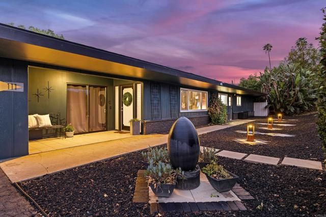 111 Avocado, Escondido, CA 92025