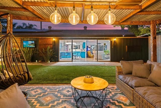 111 Avocado, Escondido, CA 92025