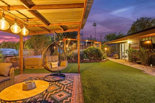 111 Avocado, Escondido, CA 92025