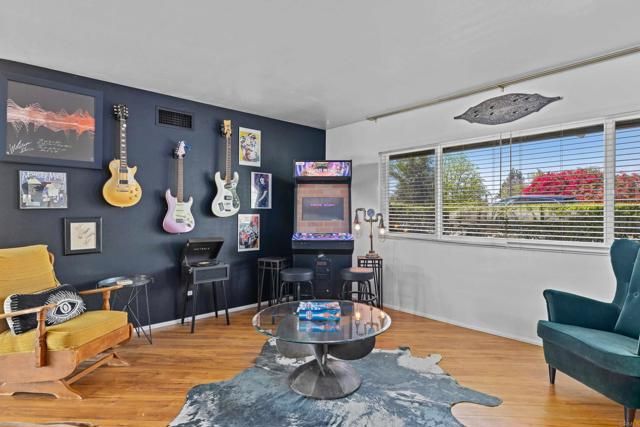 111 Avocado, Escondido, CA 92025
