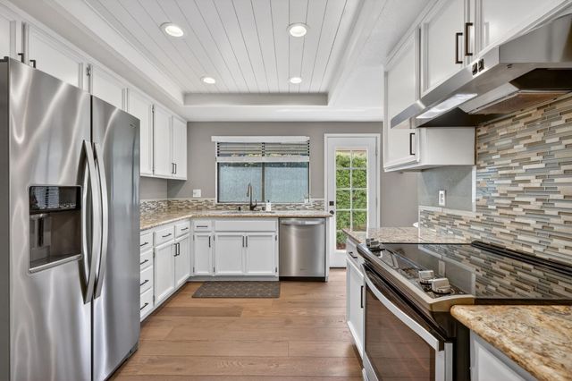 8165 Rose Vine Ln, Fair Oaks, CA 95628