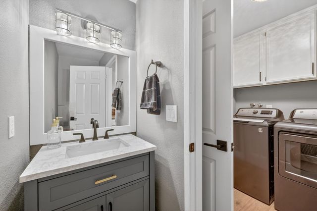 8165 Rose Vine Ln, Fair Oaks, CA 95628