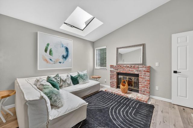 8165 Rose Vine Ln, Fair Oaks, CA 95628