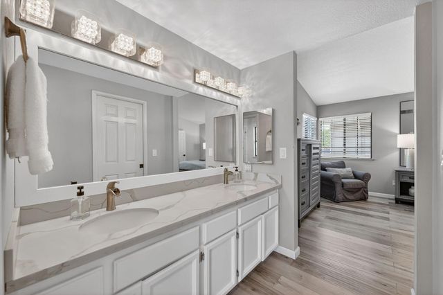 8165 Rose Vine Ln, Fair Oaks, CA 95628