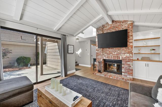 8165 Rose Vine Ln, Fair Oaks, CA 95628