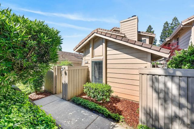 8165 Rose Vine Ln, Fair Oaks, CA 95628