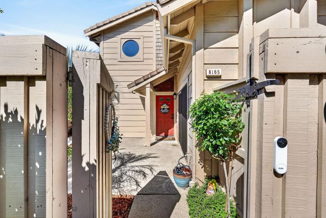 8165 Rose Vine Ln, Fair Oaks, CA 95628