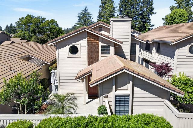 8165 Rose Vine Ln, Fair Oaks, CA 95628