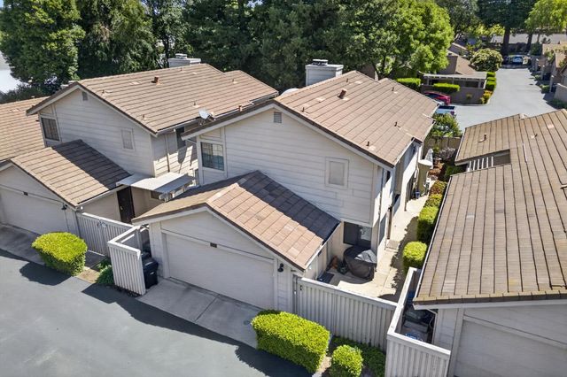 8165 Rose Vine Ln, Fair Oaks, CA 95628