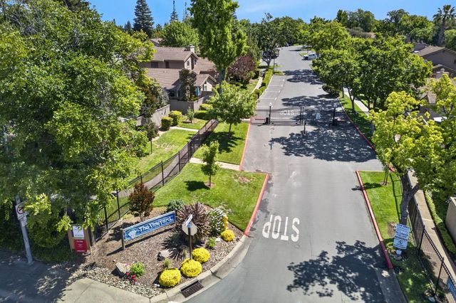 8165 Rose Vine Ln, Fair Oaks, CA 95628