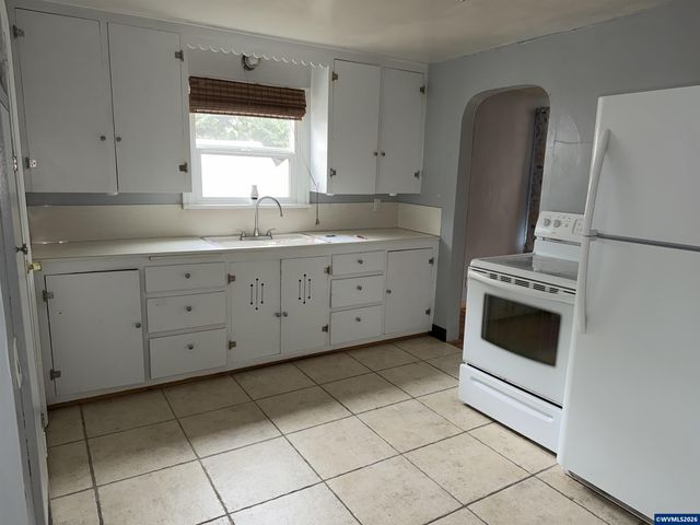465 Ford St SE, Salem, OR 97301
