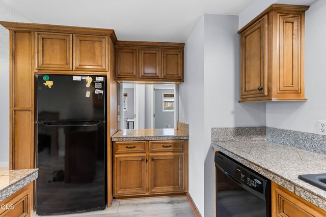 241 NE Savage Street, Grants Pass, OR 97526