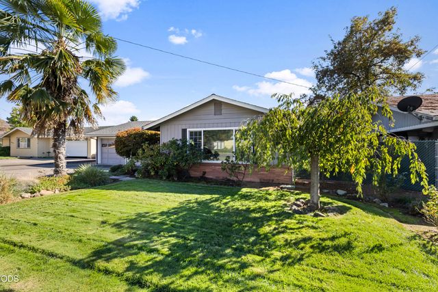 241 NE Savage Street, Grants Pass, OR 97526
