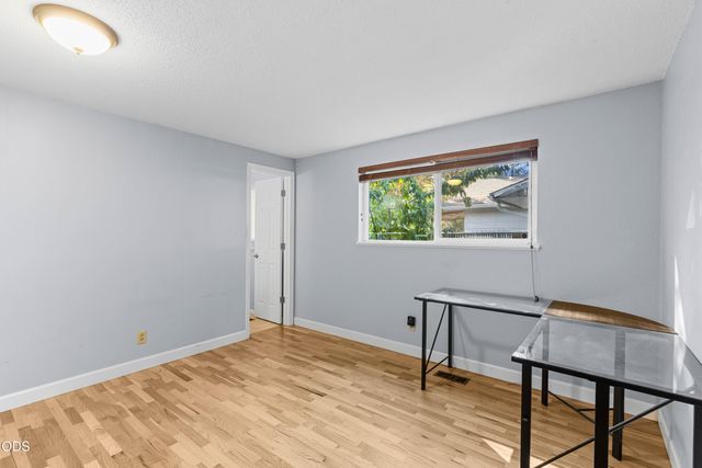 241 NE Savage Street, Grants Pass, OR 97526