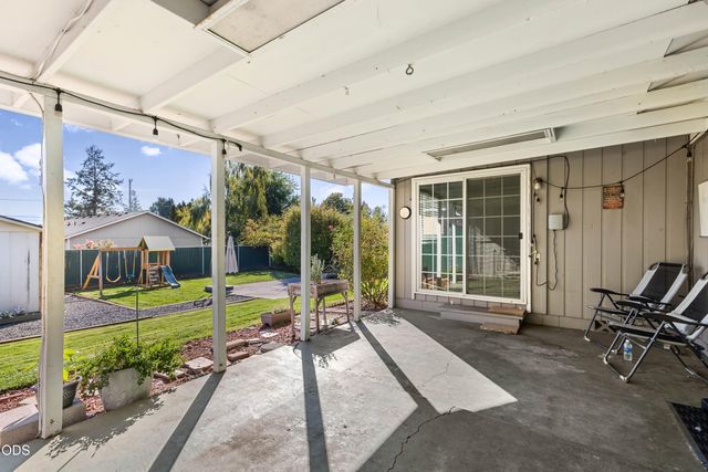 241 NE Savage Street, Grants Pass, OR 97526