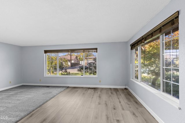 241 NE Savage Street, Grants Pass, OR 97526