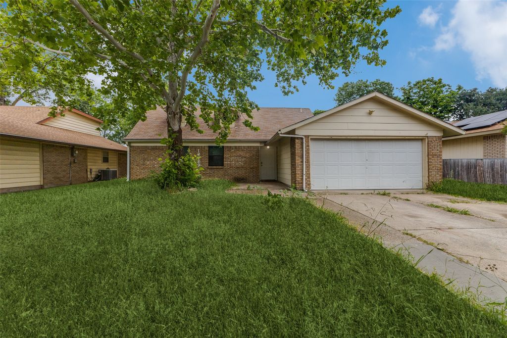 12129 Spring Branch Drive, Balch Springs, TX 75180