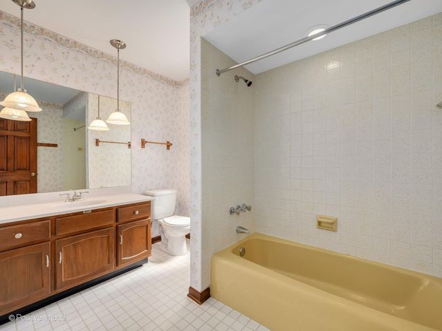 217 S Rex Boulevard, Elmhurst, IL 60126
