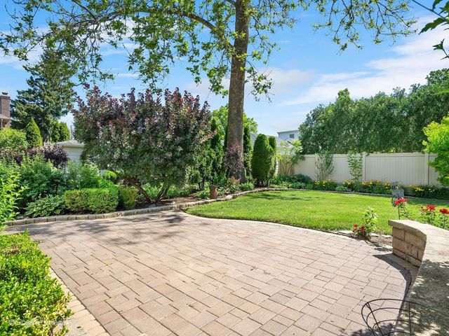 217 S Rex Boulevard, Elmhurst, IL 60126