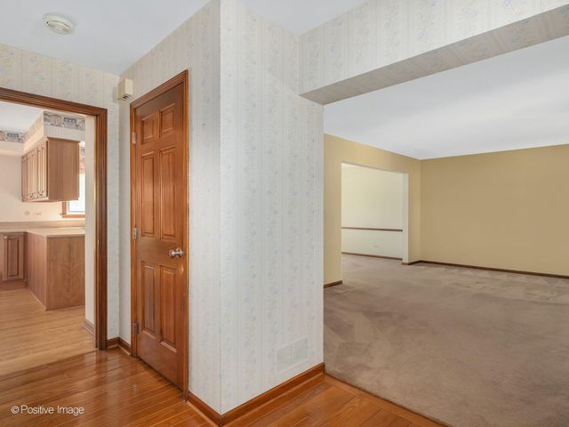 217 S Rex Boulevard, Elmhurst, IL 60126