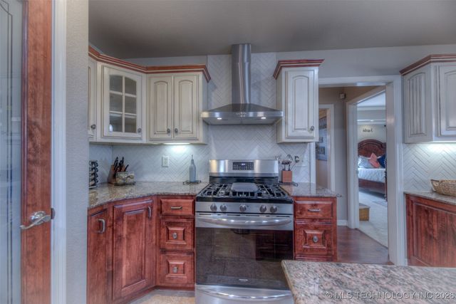 9934 S Maybelle Avenue, Jenks, OK 74037