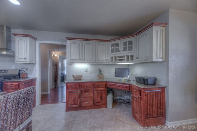 9934 S Maybelle Avenue, Jenks, OK 74037