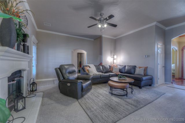 9934 S Maybelle Avenue, Jenks, OK 74037