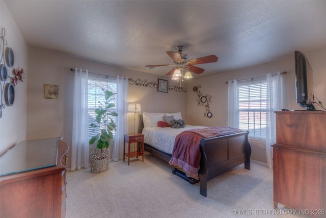 9934 S Maybelle Avenue, Jenks, OK 74037