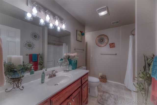 9934 S Maybelle Avenue, Jenks, OK 74037