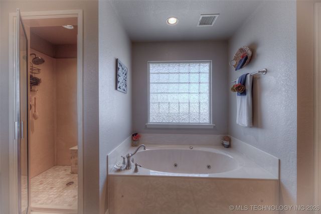 9934 S Maybelle Avenue, Jenks, OK 74037