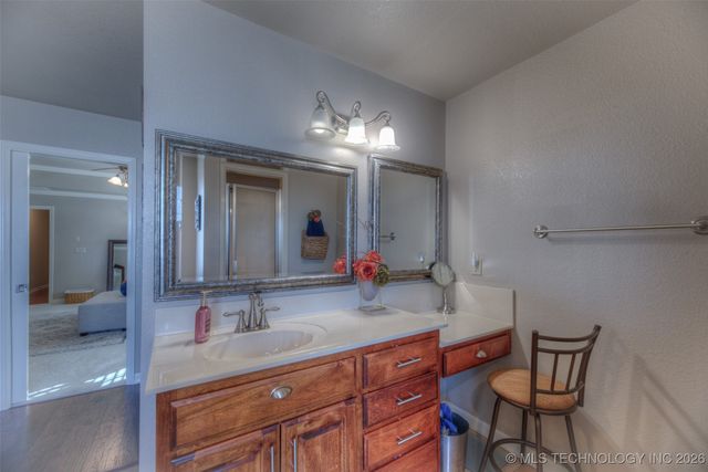 9934 S Maybelle Avenue, Jenks, OK 74037