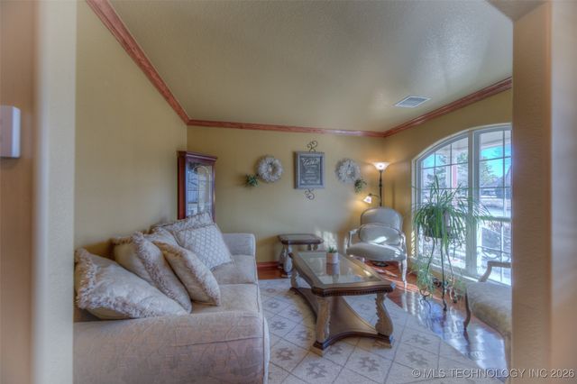 9934 S Maybelle Avenue, Jenks, OK 74037