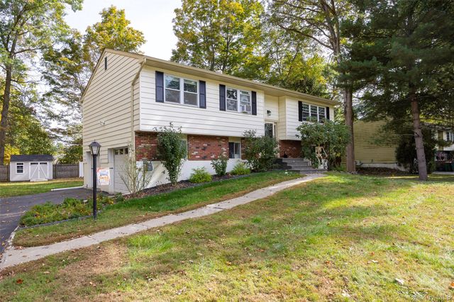 21 Panessa Drive, Wappingers Falls, NY 12603