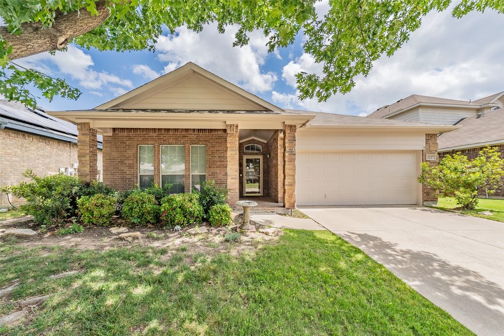 3217 Florian Lane, Fort Worth, TX 76108