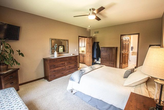 3028 Tanglewood DRIVE, Waukesha, WI 53189