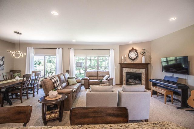 3028 Tanglewood DRIVE, Waukesha, WI 53189