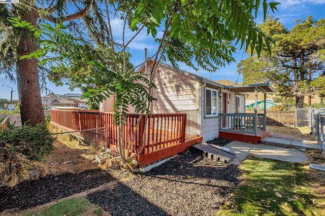 118 Sycamore St, Fremont, CA 94536