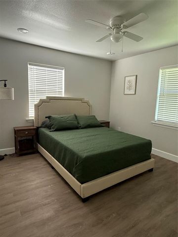 3610 Newton Dr, Pasadena, TX 77503