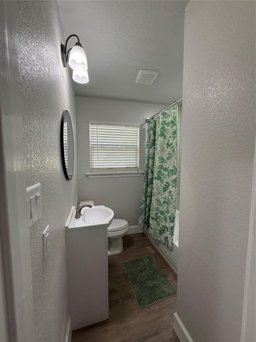 3610 Newton Dr, Pasadena, TX 77503