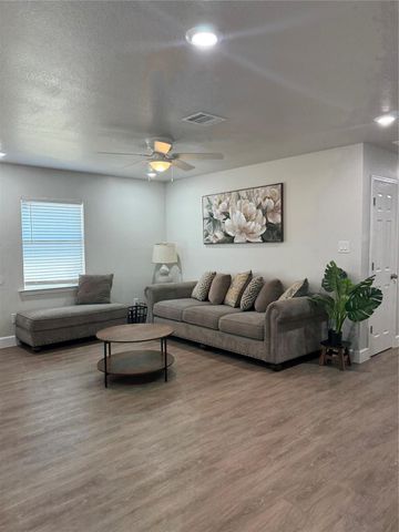 3610 Newton Dr, Pasadena, TX 77503