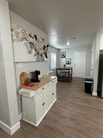 3610 Newton Dr, Pasadena, TX 77503