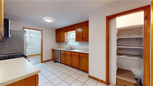 739 Campbell Drive, Belpre, OH 45714