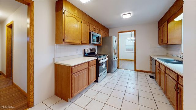 739 Campbell Drive, Belpre, OH 45714