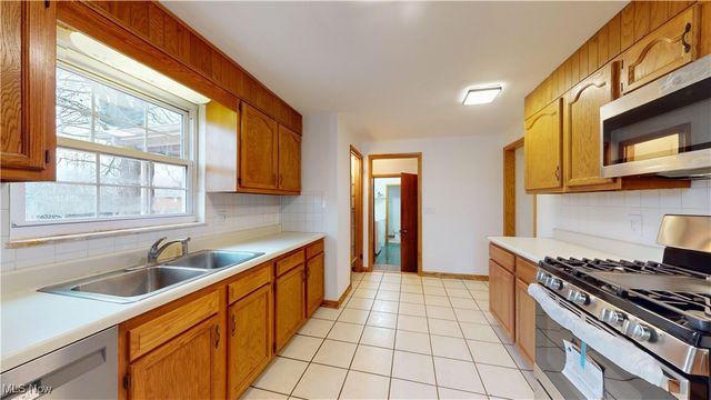 739 Campbell Drive, Belpre, OH 45714