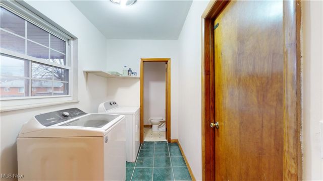 739 Campbell Drive, Belpre, OH 45714