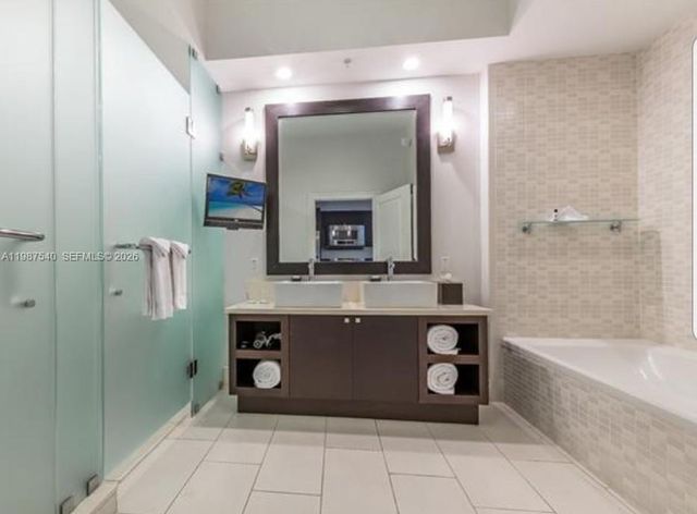 5300 NW 87 Avenue 406, Doral, FL 33178