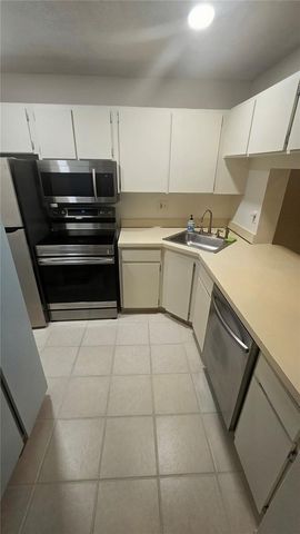 1236 PINE RIDGE CIRCLE W G3, Tarpon Springs, FL 34688