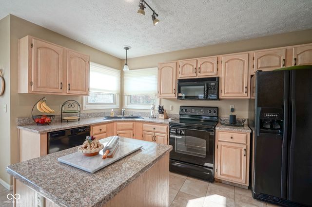 10331 Blue Fin Drive, Indianapolis, IN 46256