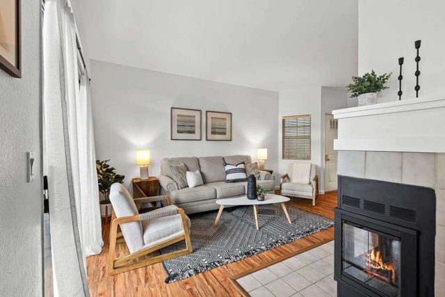 8185 Mountain View Dr C, Pleasanton, CA 94588