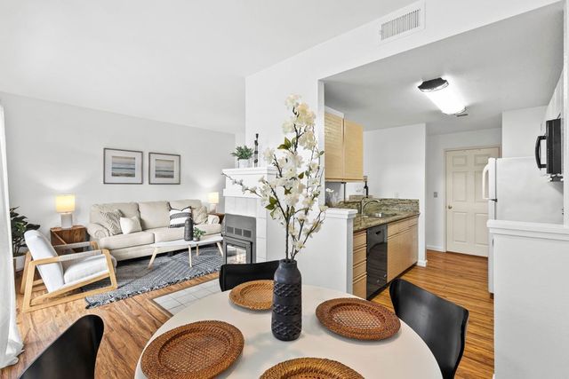 8185 Mountain View Dr C, Pleasanton, CA 94588